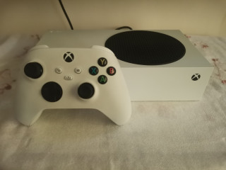 Xbox series s with two rechargeable batteries